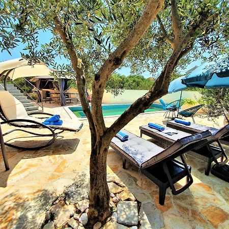 Villa Spark With Heated Pool In Rogoznica Зечево Экстерьер фото