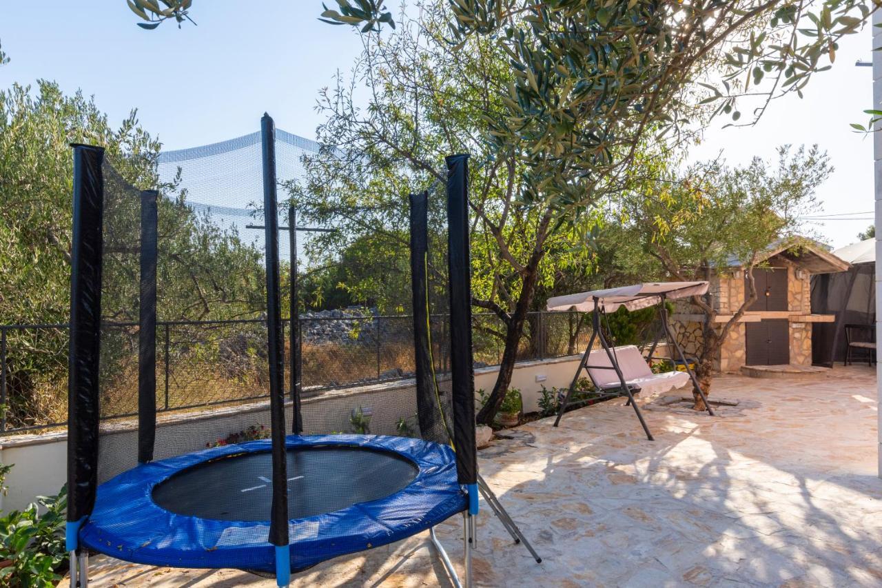Villa Spark With Heated Pool In Rogoznica Зечево Экстерьер фото