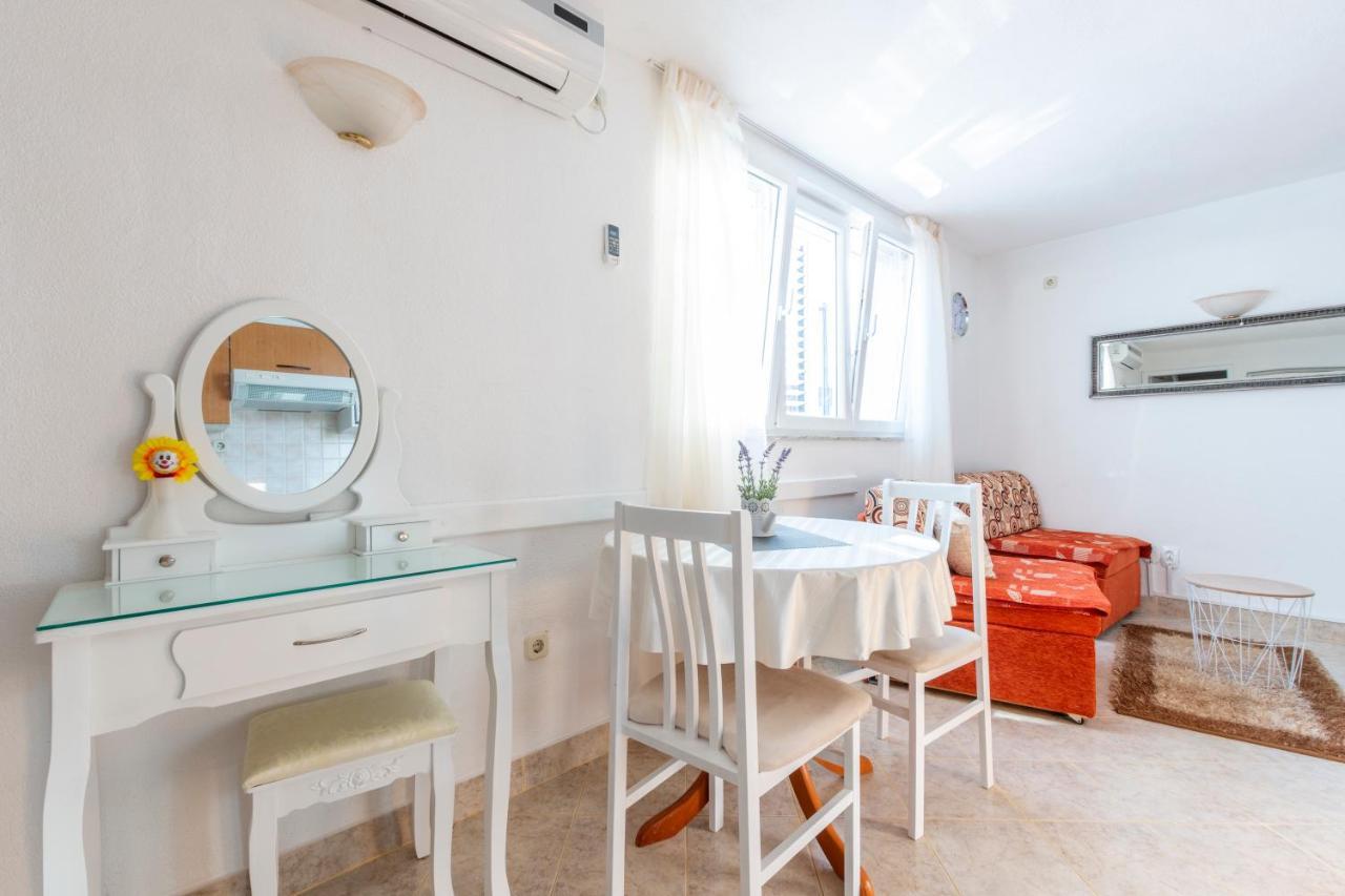 Villa Spark With Heated Pool In Rogoznica Зечево Экстерьер фото