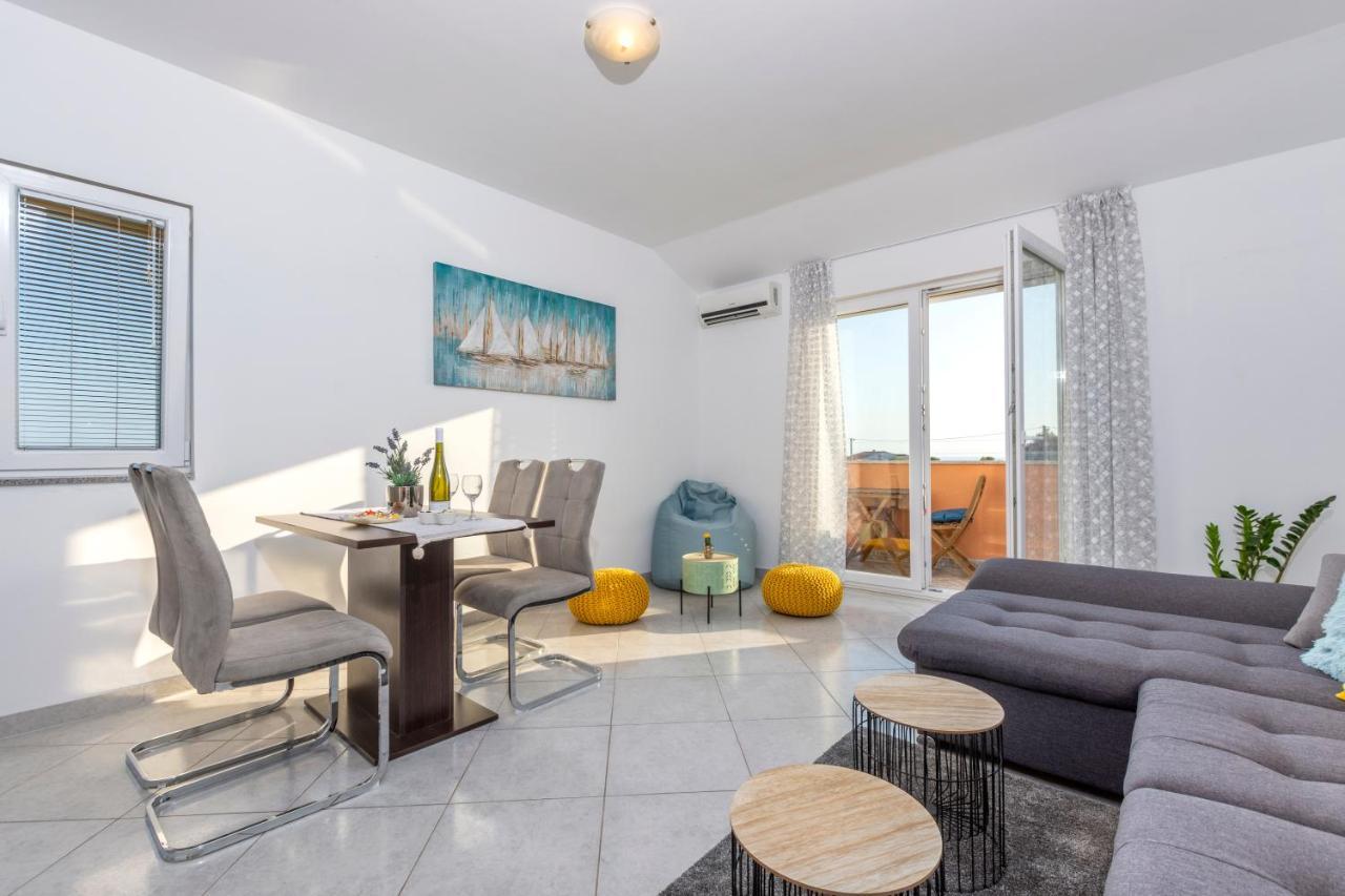 Villa Spark With Heated Pool In Rogoznica Зечево Экстерьер фото