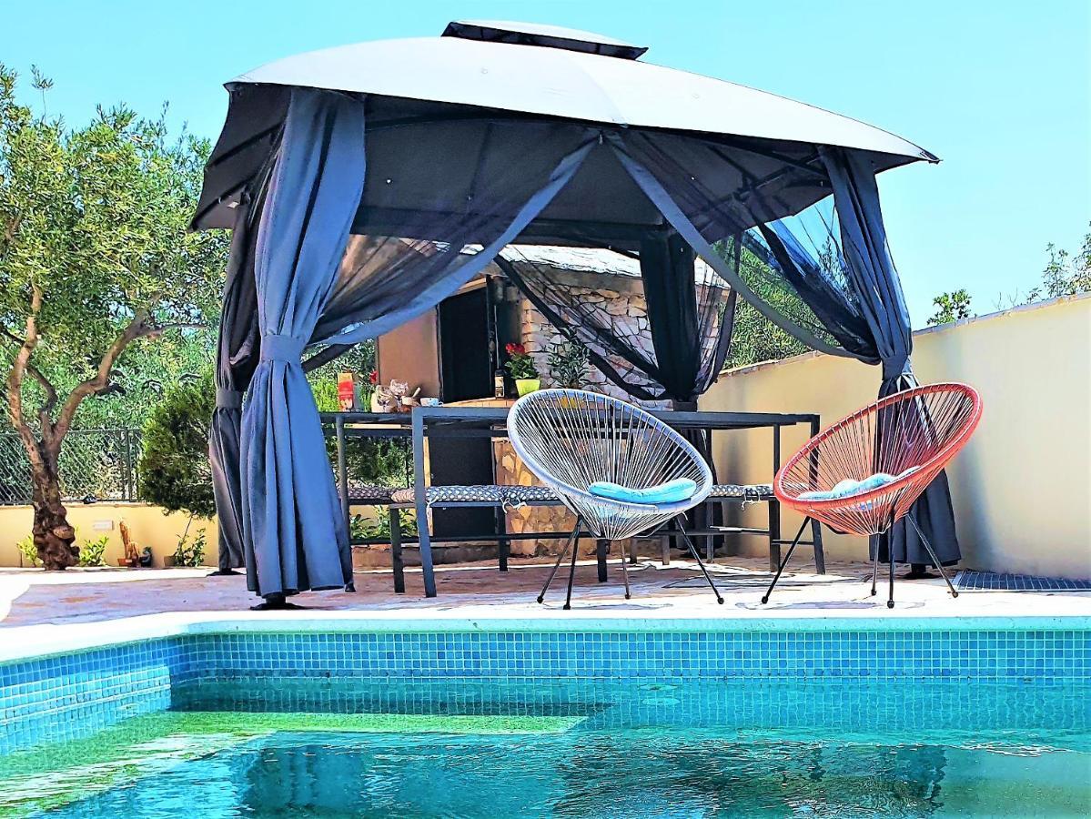 Villa Spark With Heated Pool In Rogoznica Зечево Экстерьер фото